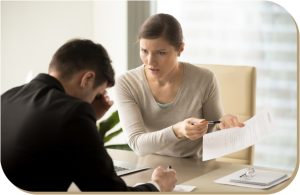 Blog de Derecho Laboral 1 jefe amonestando a trabajador