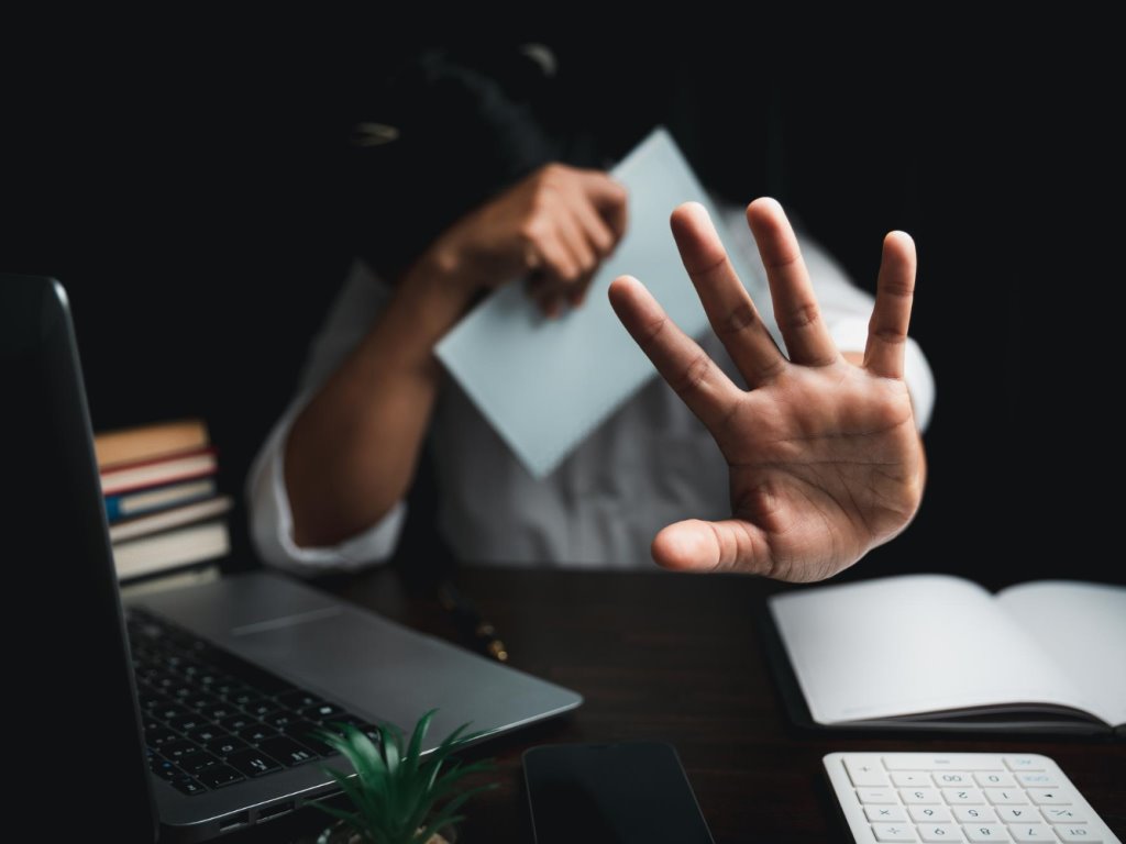 Despido disciplinario por falsas acusaciones: qué debo hacer 3 persona defraudada por un despido por falsas acusaciones